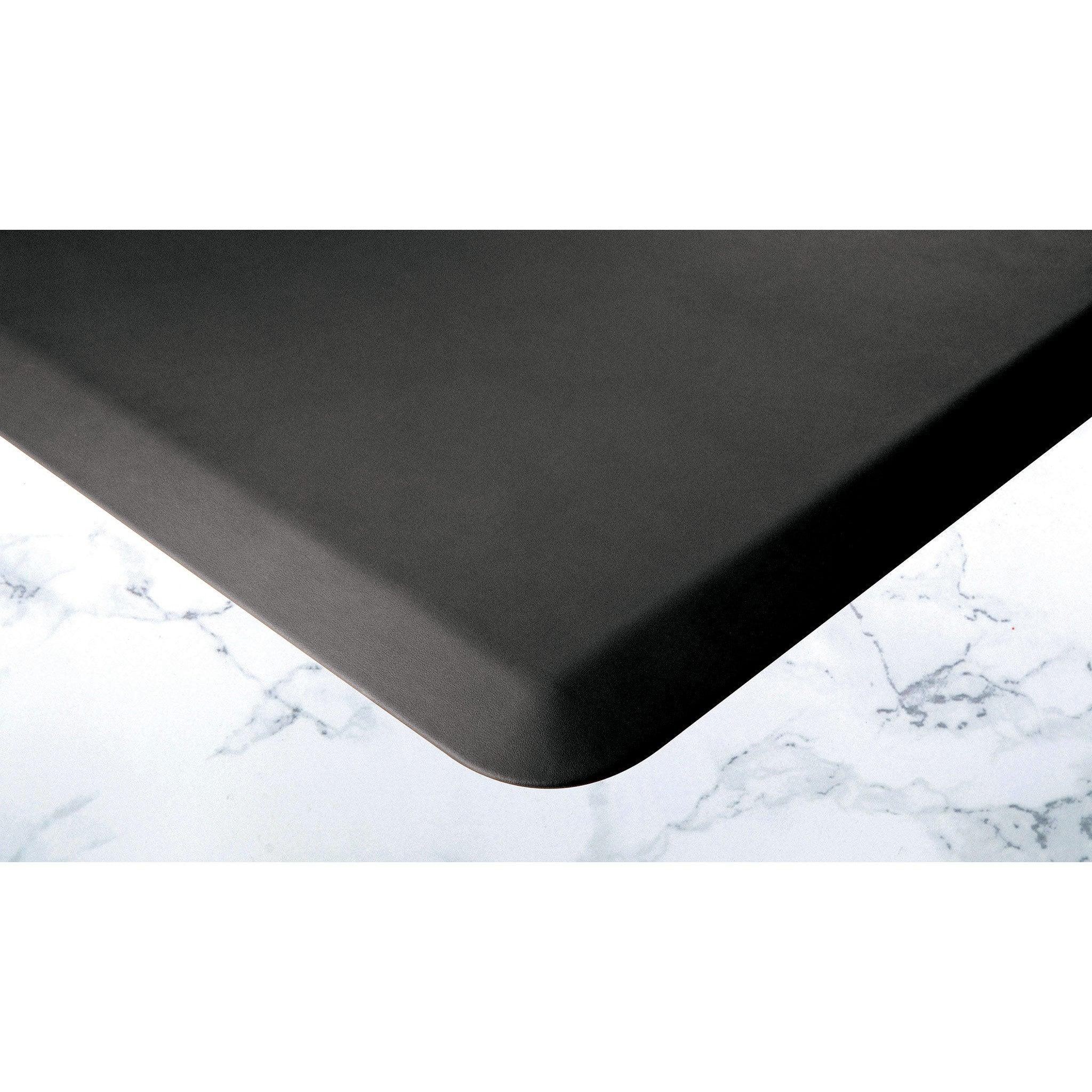 Bevel detail of black EcoLast Premium Standing Mat