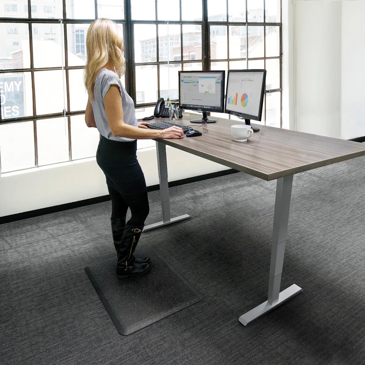 EcoLast Granite standing mat helps improve comfort at a standing desk.