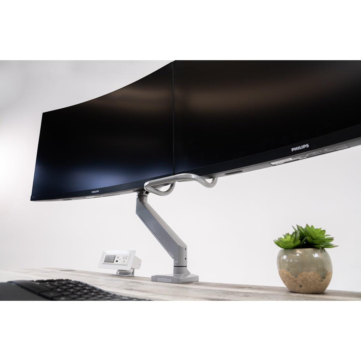 Seamless screen view of ZipView Unison Dual Monitor Arm with Handle